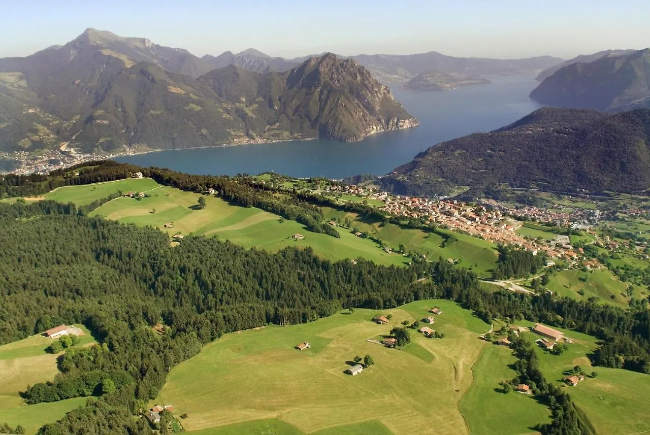 Attic House Mountain Lake Iseo Hospitality Bossico Appartamento